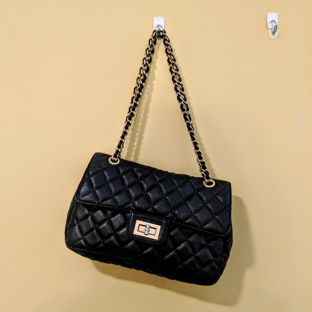 Zenith black leather hangbag